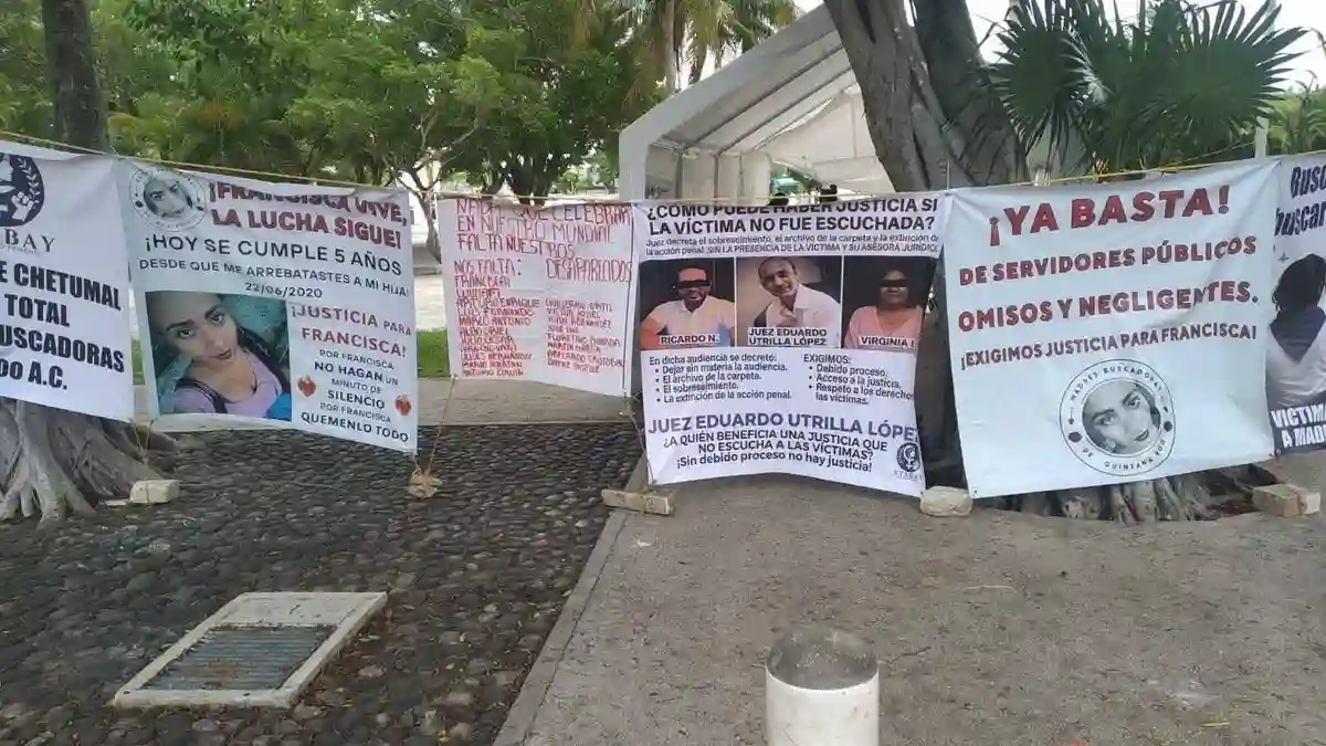 María Patrón, president of the Madres Buscadoras de Quintana Roo collective, criticizes the slow response to the disappearance of a mother and her daughter.