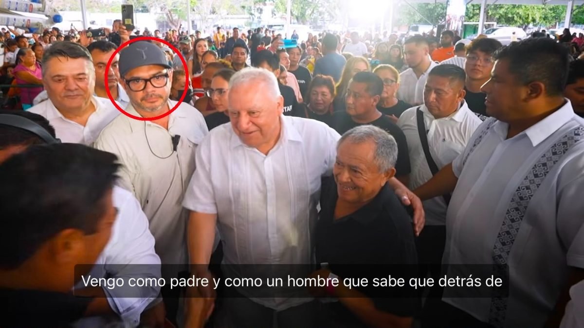 Portrait of Alejandro Enrique Arcos Romero, a Morena member removed from Rafael Marín Mollinedo's campaign team after being linked to the Romanian mafia.