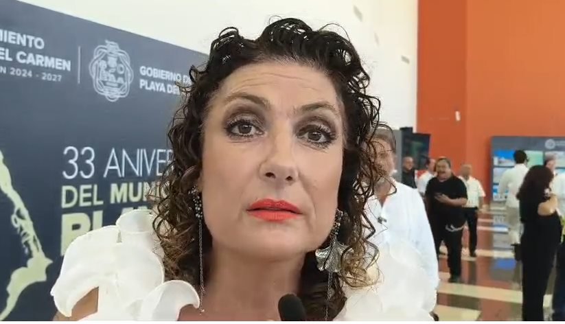 Valeria Rinderstma, president of AMEXME, speaks about the economic losses caused by recurring power outages in Playa del Carmen, Quintana Roo.