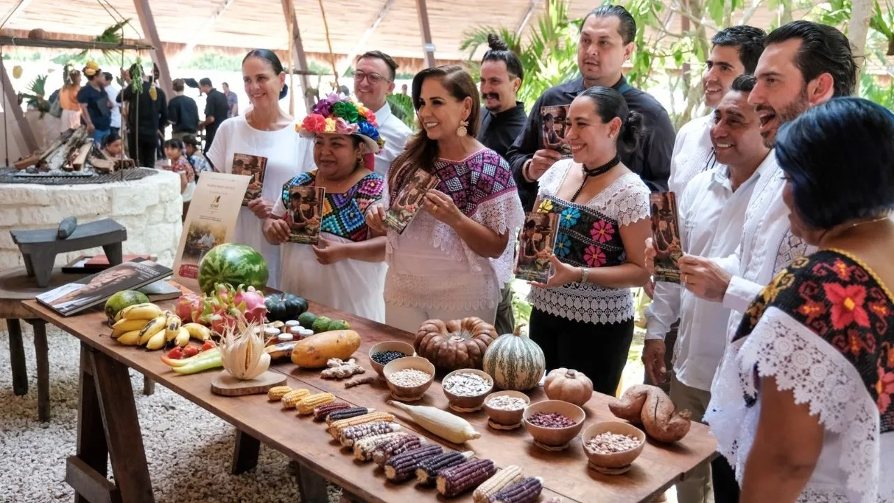 The new gastronomic guide Bocados de Mar y Tierra showcases traditional dishes from 12 Quintana Roo destinations.