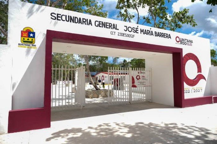 LGBTQ+ students at a Cancún high school face discrimination, prompting referrals to the Human Rights Commission.