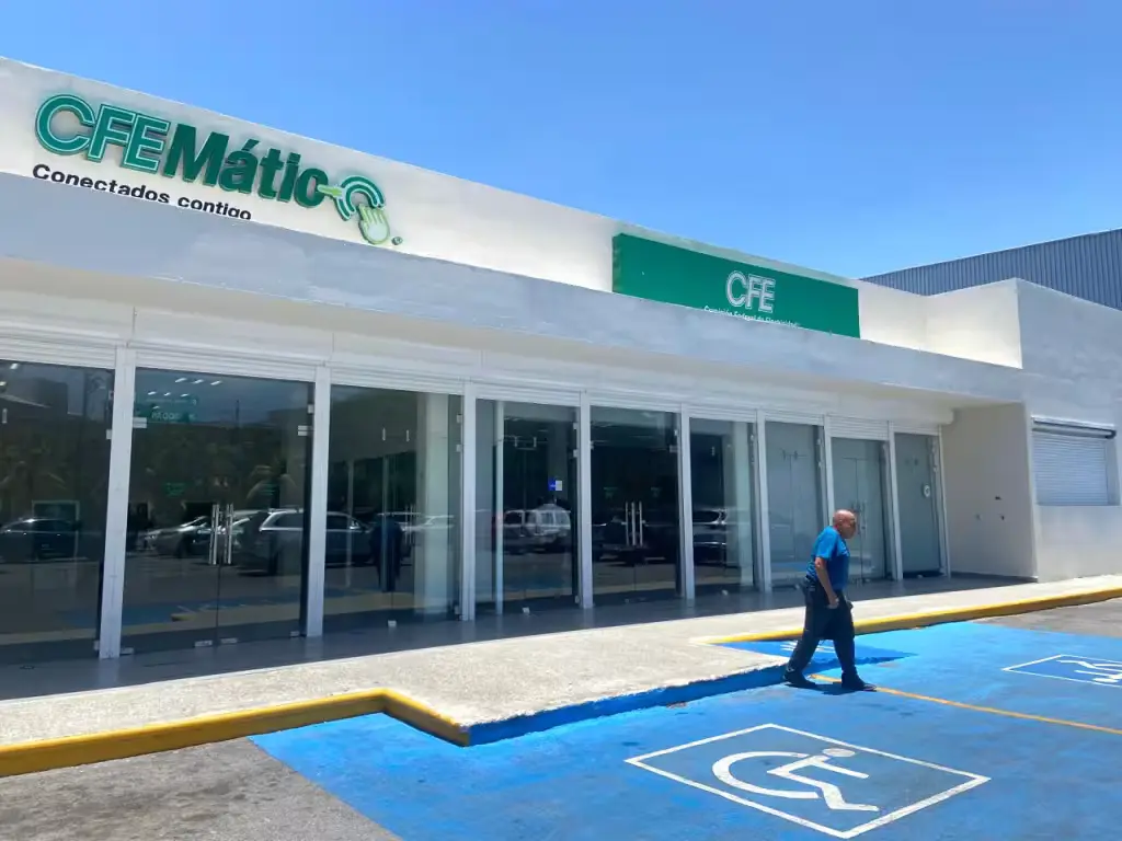 Residents of Cancún experience continued power outages despite new CFE substation