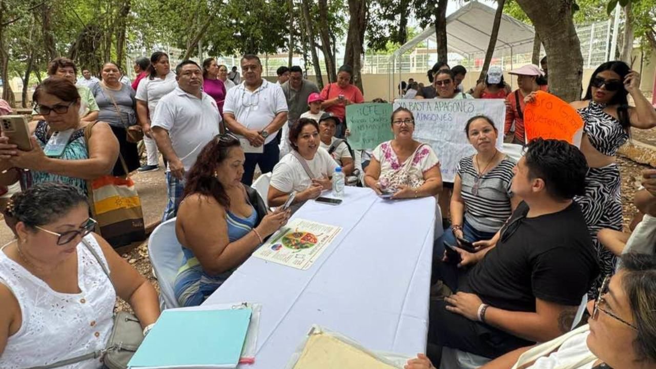 CFE and municipal officials discuss new substations to prevent power outages in Playa del Carmen