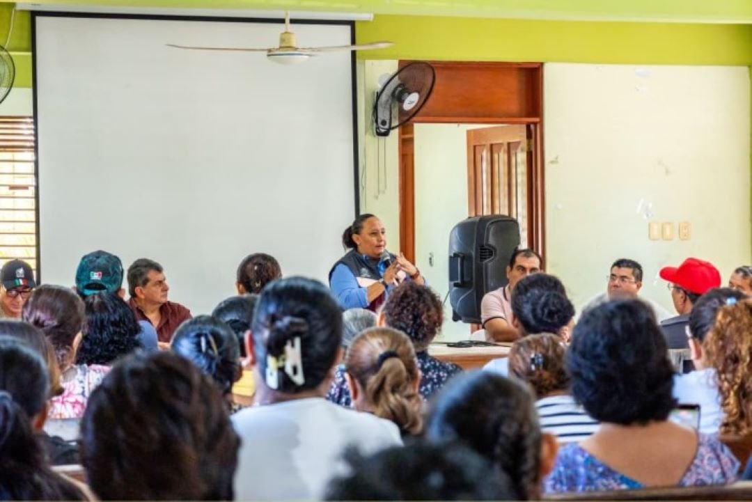 Members of Ejido Sabidos during an assembly to ratify compensation agreements for Kohunlich archaeological zone lands.