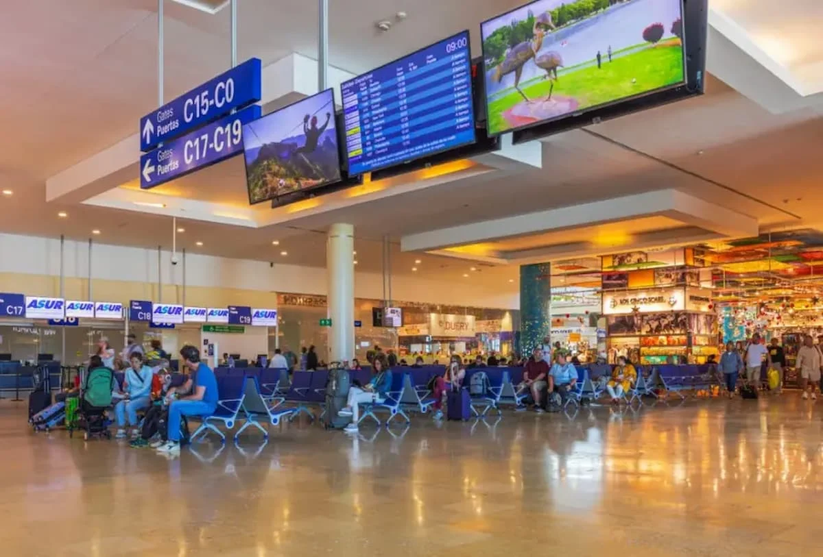 Family of 17 stranded at Cancun International Airport after Viva Aerobus canceled their flight