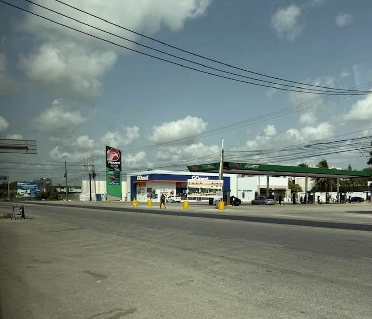 Fuel dispenser at a gas station in Tulum, Quintana Roo, subject to a requested Profeco inspection.