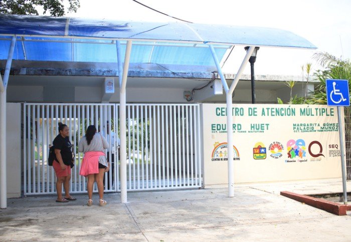 Students and teachers at the inclusive high school program in Cancún, Mexico