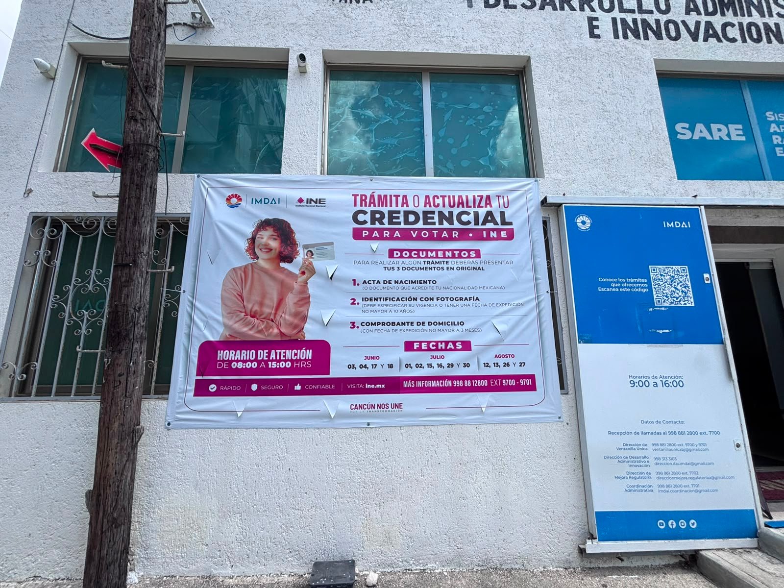 INE mobile module offering voter ID services to residents in Cancun