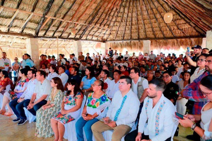 Community leaders and officials present the Kilich Kab tourism corridor proposal in Pacchén, Quintana Roo.
