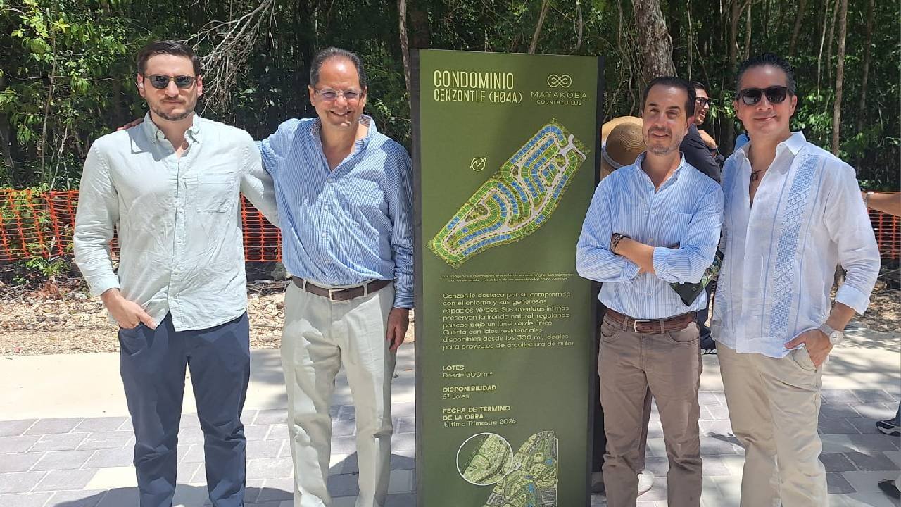 Ernesto Torres, general director of Mayakoba Country Club, presents the company's residential expansion plans for the Riviera Maya.