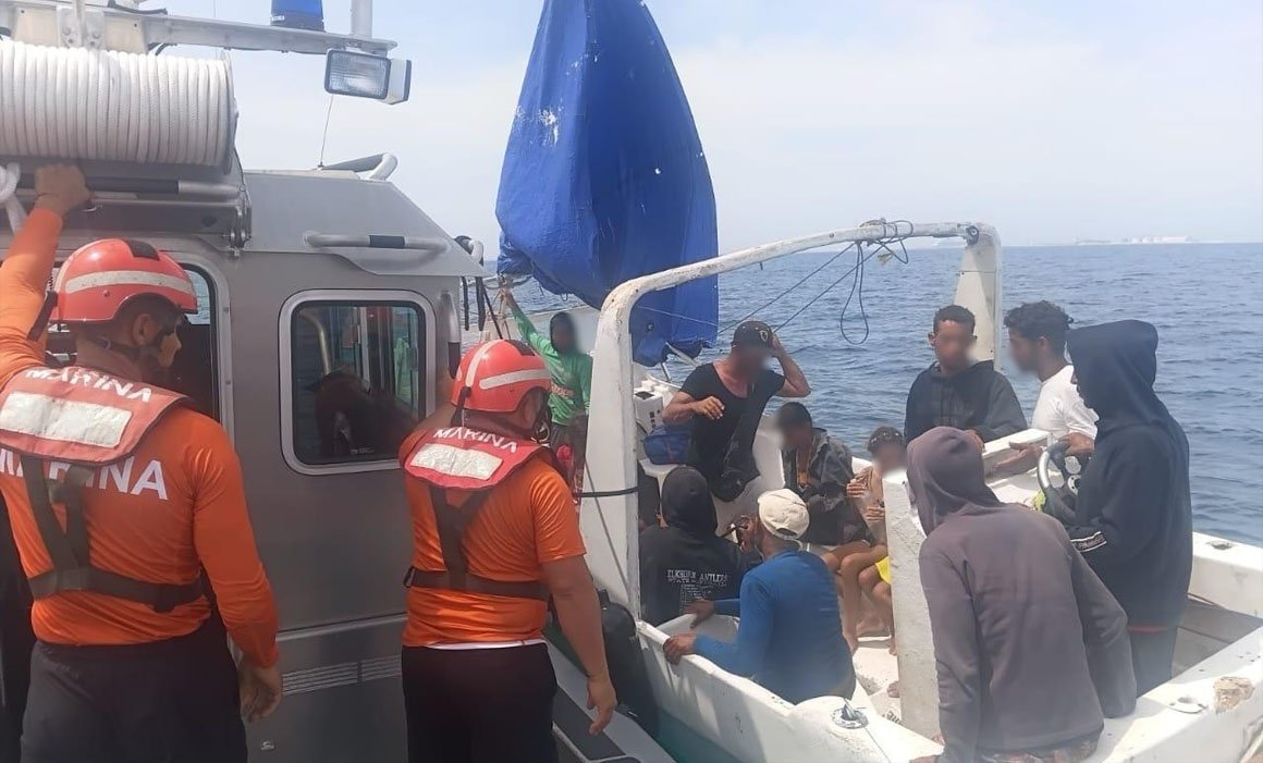 Mexican Navy rescue boat with 16 people off the coast of Progreso, Yucatan