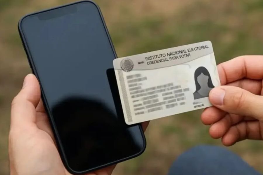 A smartphone screen showing a warning about mobile line suspension