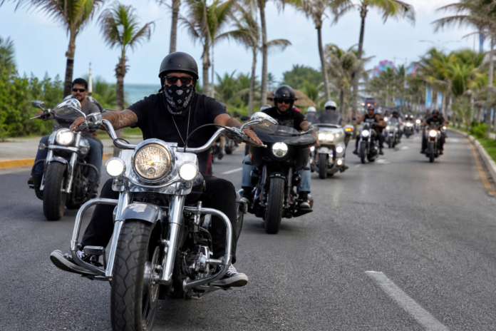 Motorcyclists gather at Moto Fest Tulum 2026 for guided routes and live music.