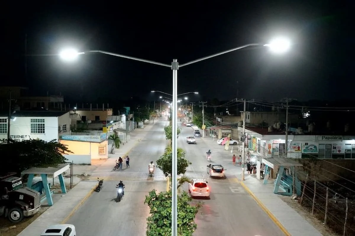 New LED streetlights along Rancho Viejo Avenue in Ciudad Mujeres, Isla Mujeres, Quintana Roo.