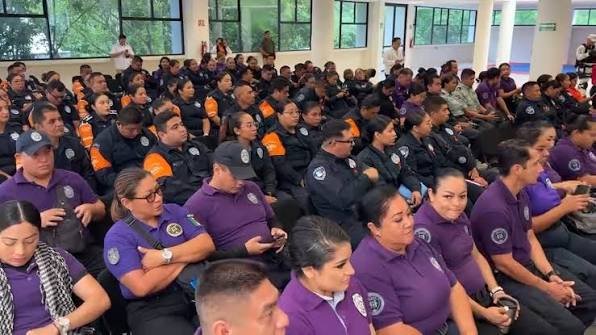 Police officers from the Geavig unit in Playa del Carmen training to support LGBTQI+ victims.