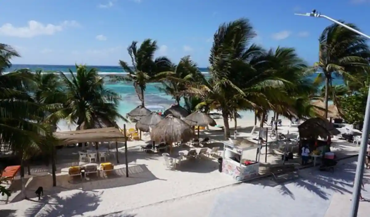 Quintana Roo Tourism Secretary Bernardo Cueto Riestra speaks about intensified destination promotion at travel fairs
