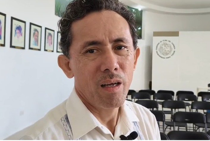 Salvador Contreras Mis, third investigator of the Quintana Roo Human Rights Commission, speaks about torture allegations against Playa del Carmen police.
