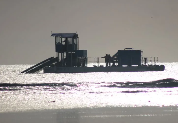 Anti-sargassum barrier deployed along Mahahual beach in Quintana Roo