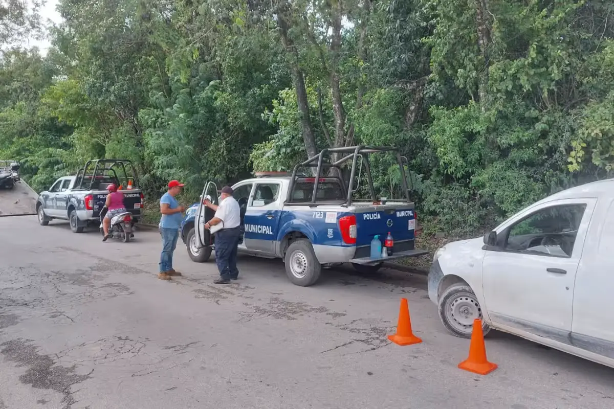 Cozumel municipal traffic officers on duty during a checkpoint