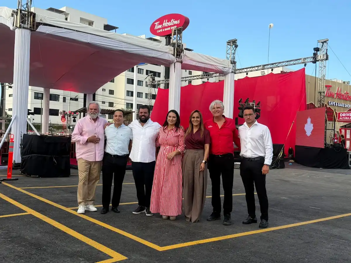 Exterior of the first Tim Hortons store in Cancun, Quintana Roo