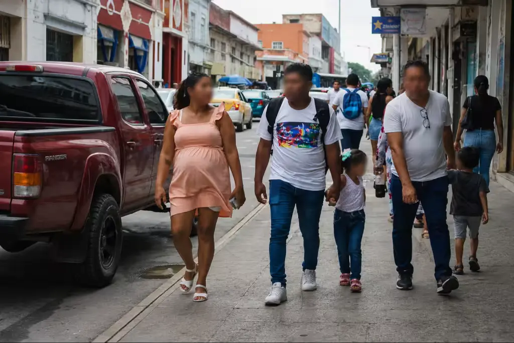 State officials in Yucatán discuss prevention strategies for pregnancies in girls aged 11 to 14.