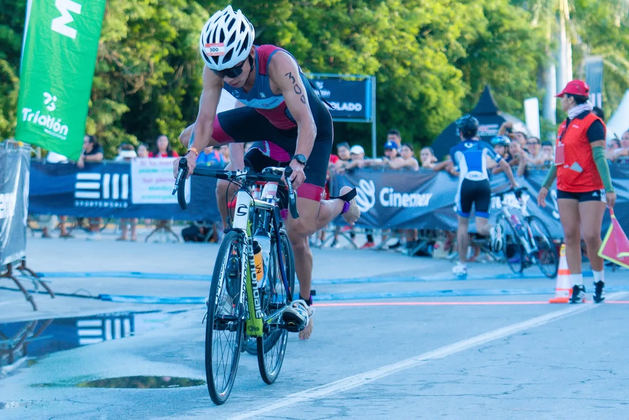 Triathletes gather at Chankanaab Park in Cozumel for the start of the Astri Cozumel 2026 triathlon