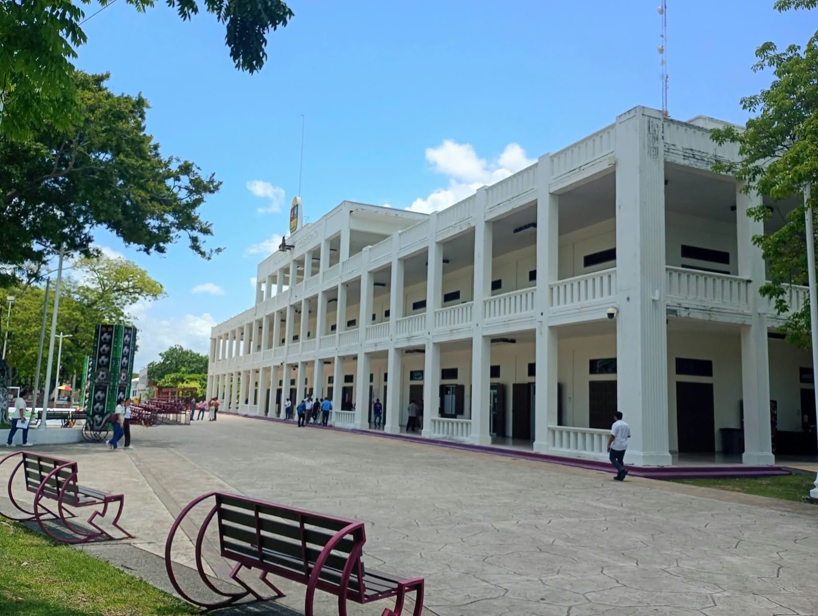 Conceptual image of the Barrio Mágico downtown renovation in Chetumal, including restored facades and walkways.