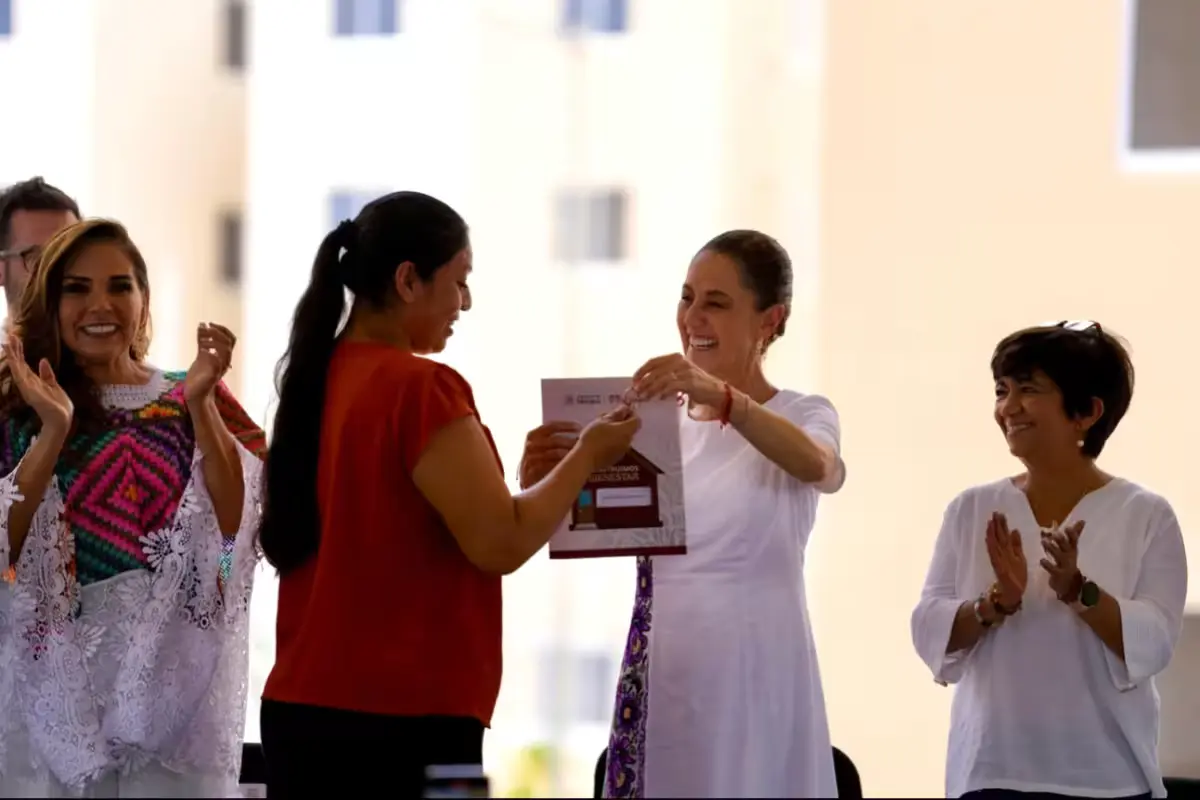 Mexican President Claudia Sheinbaum speaking at a public event in Cancún, Quintana Roo