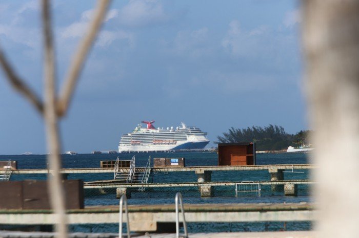 Business leaders from Cozumel meeting with customs officials to discuss rules for tourist entry to the island
