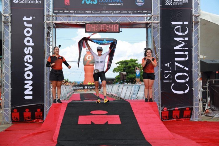 Cozumel tourism secretary Elías Farah speaks about special Viva Aerobús flights for the Ironman 70.3.