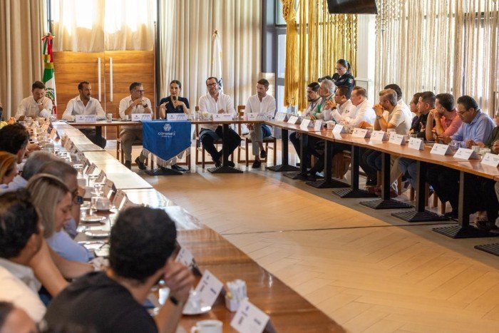Playa del Carmen Mayor Estefanía Mercado speaks during a meeting with Coparmex Riviera Maya business leaders.