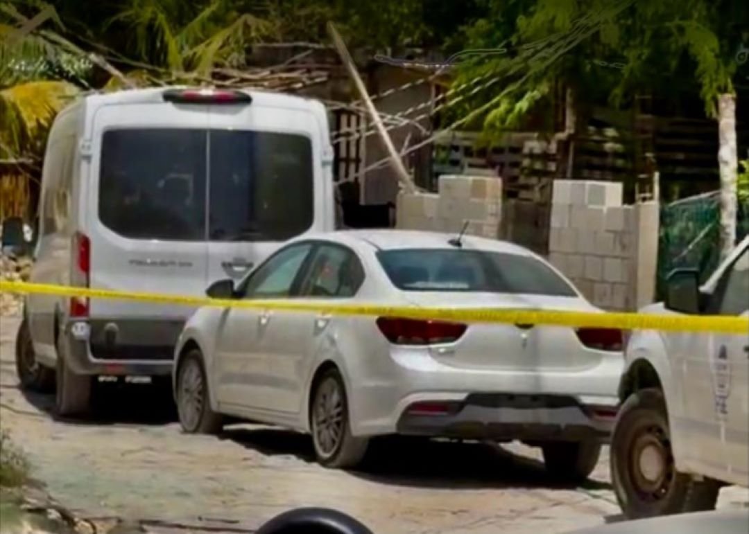 Law enforcement officers at the scene after human remains were found in the Las Torres settlement in Playa del Carmen, Quintana Roo.