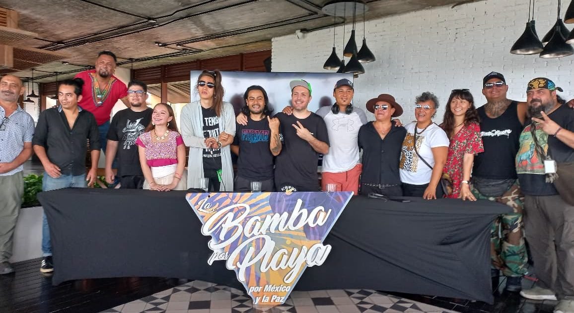 Crowd gathered for the closing concert of the ninth edition of La BAMBA por Playa in Playa del Carmen