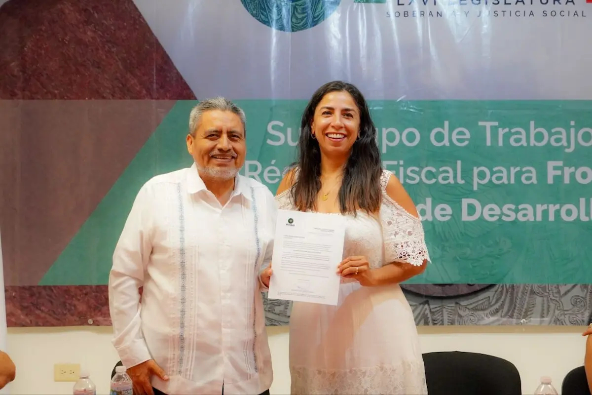 Marybel Villegas Canché speaking about her proposal for a special tax regime for Mexico’s island communities