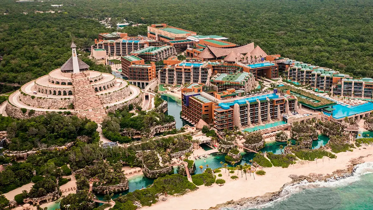 Resort amenities at Grupo Lomas and Grupo Xcaret properties in the Mexican Caribbean