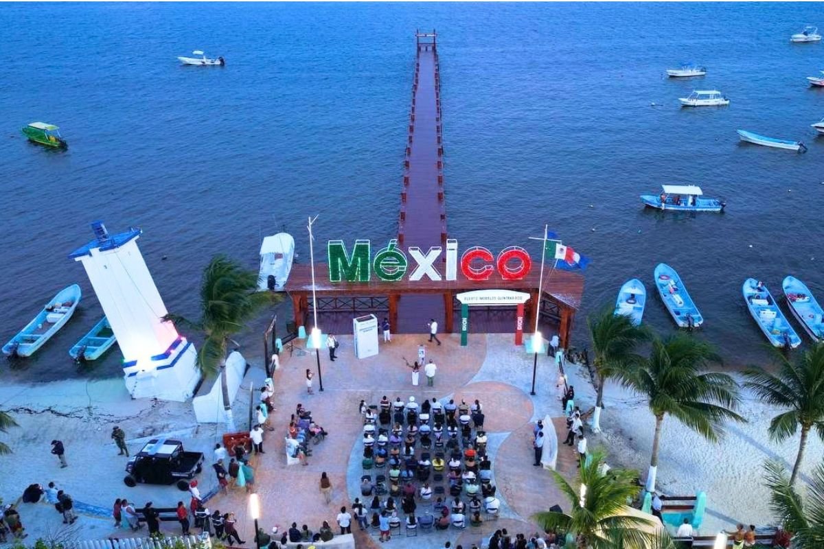 muelle pescadores in puerto morelos