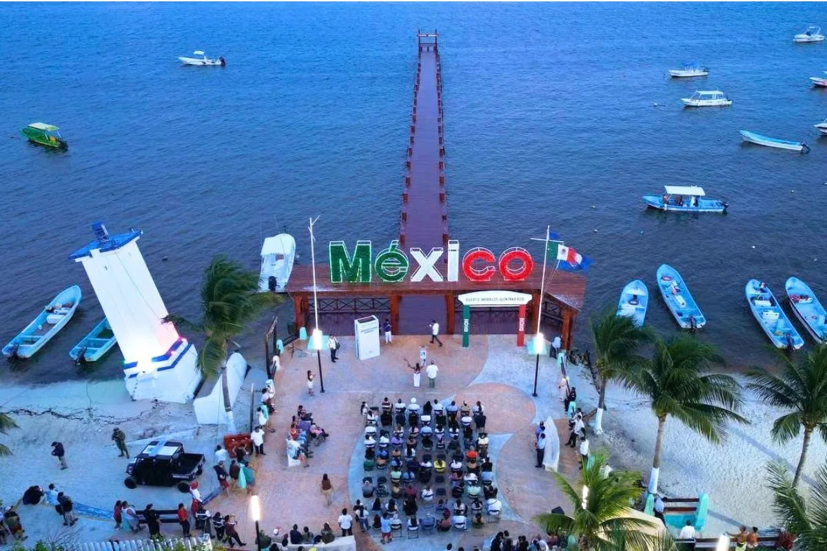 muelle pescadores in puerto morelos
