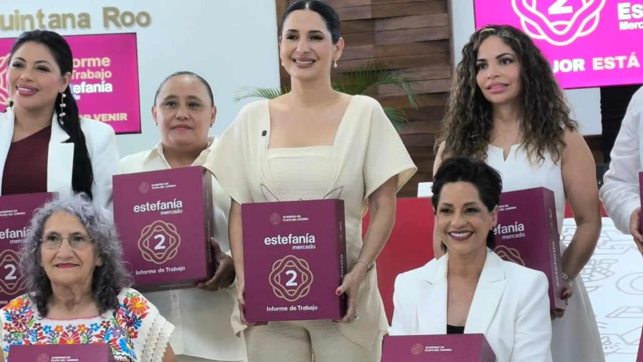 Playa del Carmen Mayor Estefanía Mercado speaking during the delivery of the detailed accounting of her second government report to the city council