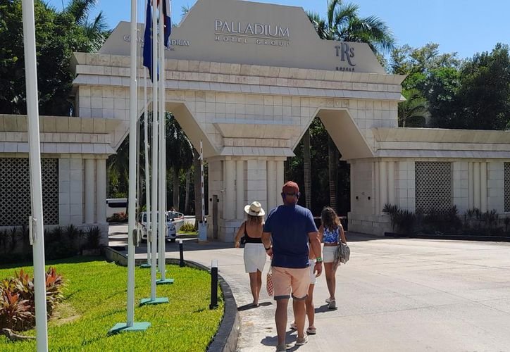Hotels along the Riviera Maya beachfront during a period of low occupancy