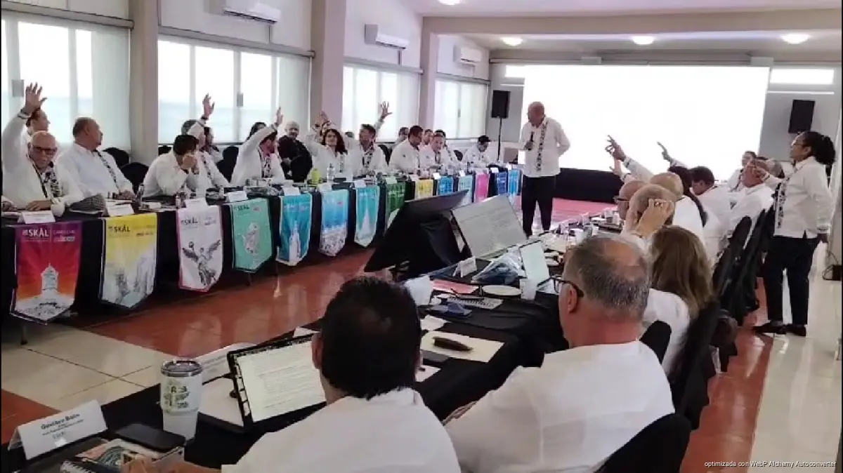 Tourism leaders from Mexican states gather for the Skal Mexico national assembly in Cozumel.