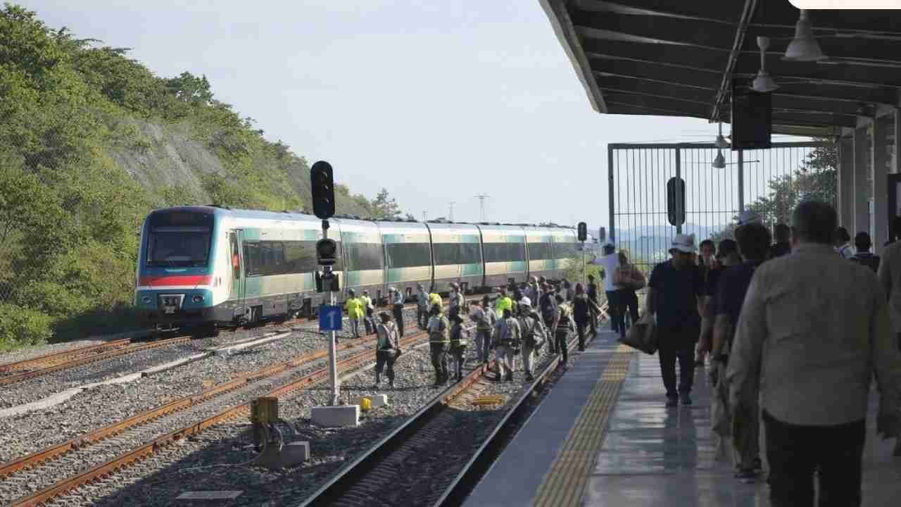 Emergency personnel at a Tren Maya station in Campeche after a train suffered a track failure on Monday.