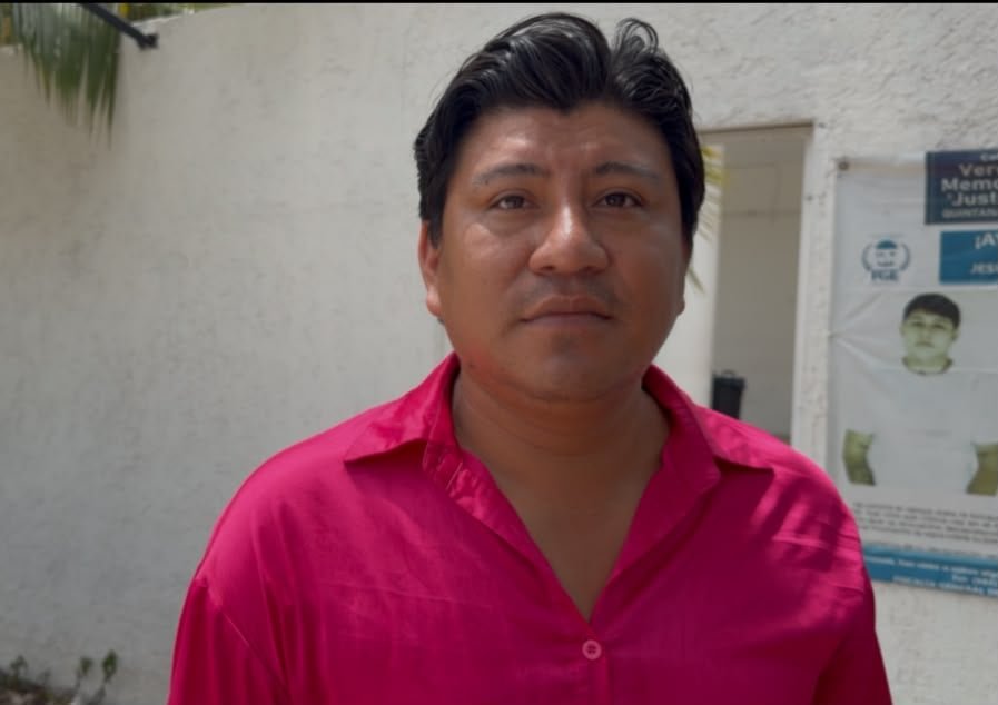 A Tulum business owner and stylist filed a complaint with the Quintana Roo State Prosecutor's Office over alleged extortion by people posing as municipal inspection officials.