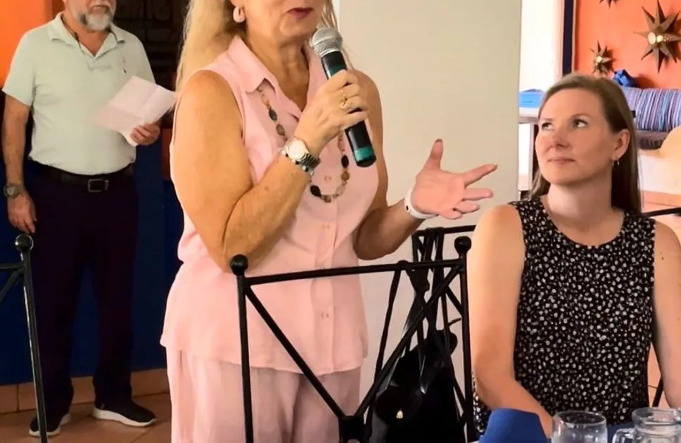 Representatives of the U.S. Consulate General in Mérida meet with Cozumel city officials.