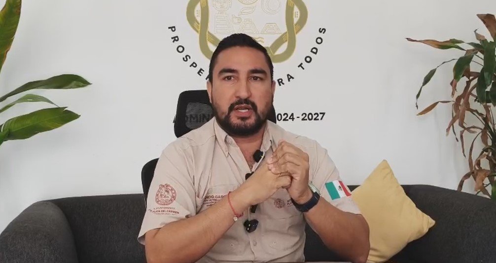 Orlando Garcia, Playa del Carmen's director of regulations and environmental impact assessment, discussing the municipality's animal abuse complaints