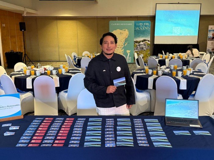 Enrique Bautista, president of the Bacalar Hotel Association, speaking about air connectivity to southern Quintana Roo