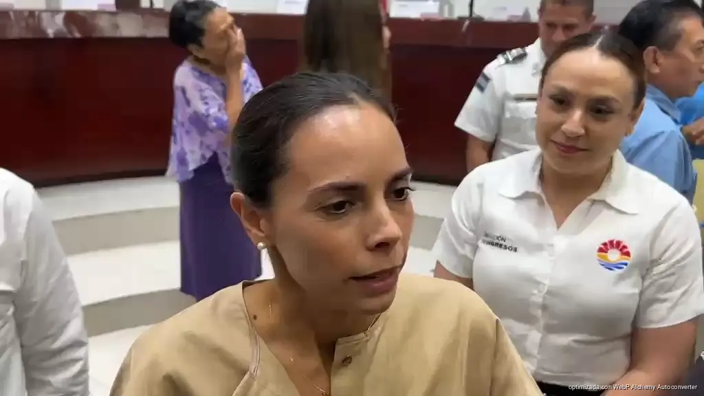 Cancún municipal offices where business owners apply for operating licenses under the new discount program