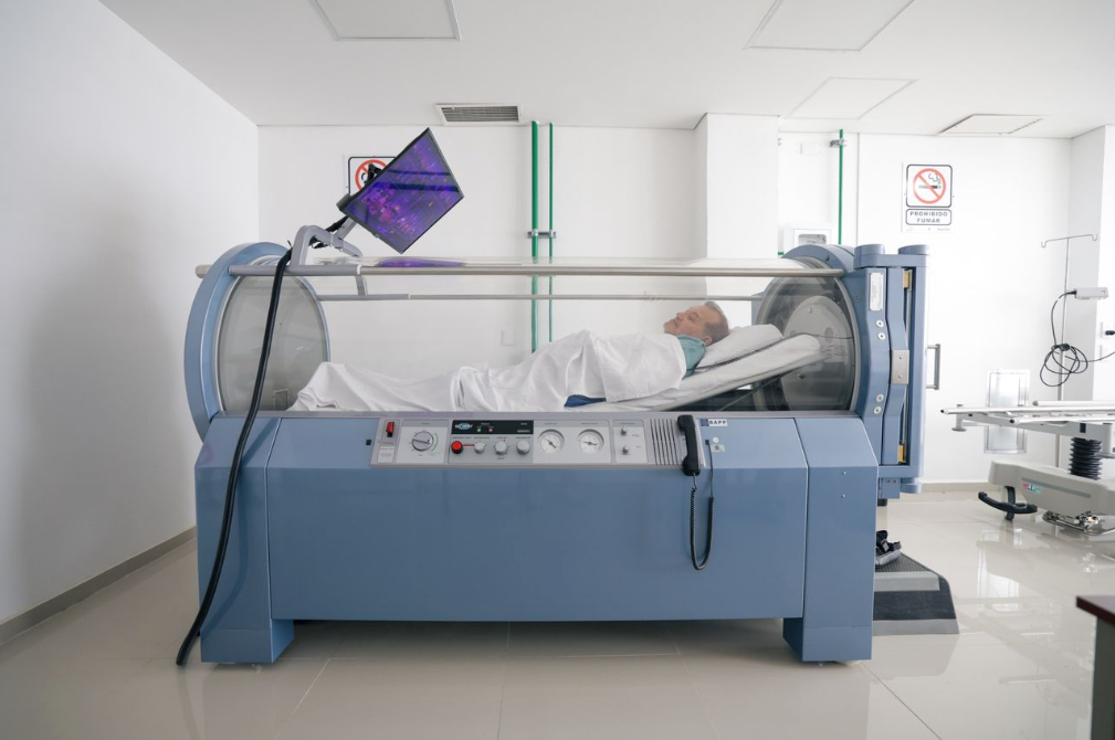 The hyperbaric chamber at the CESSA health center in Progreso, Yucatán, which treats divers with decompression injuries and patients with chronic wounds.