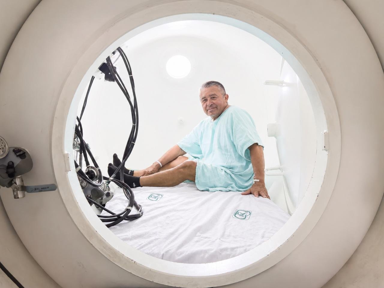 The hyperbaric chamber at IMSS Hospital General Subzona No. 5 in Tizimín, Yucatán, where a diver was treated for decompression sickness