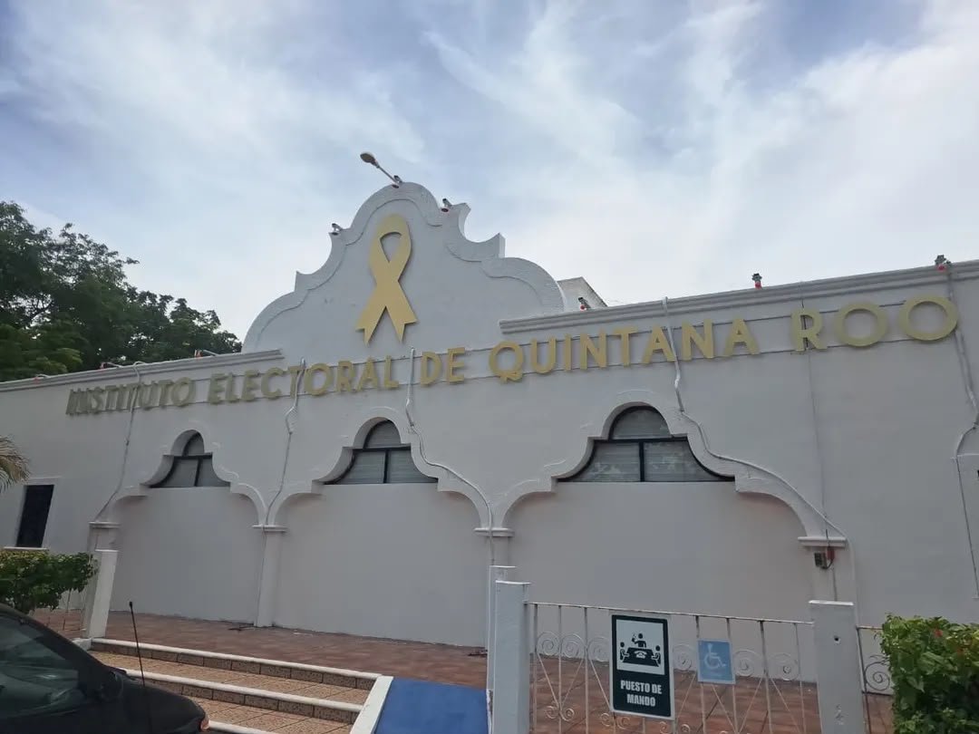 Illustrative image of a job posting announcing 152 vacancies at the Electoral Institute of Quintana Roo, with monthly salaries of up to 23,000 pesos