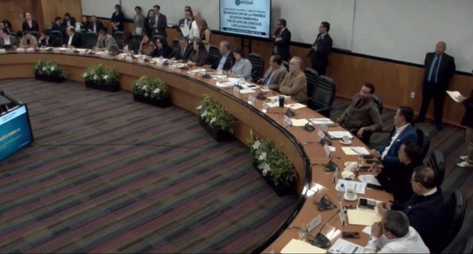 Interior view of Mexico's Chamber of Deputies during a committee session on the 2027 Federal Rights Law